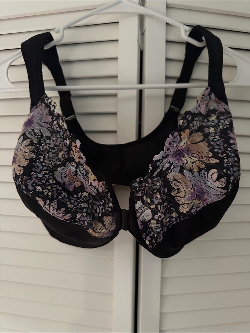 Glamorise Black Front-Closure Bra with Pastel Floral Lace